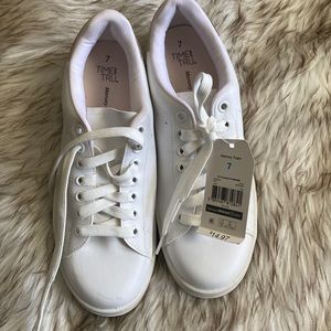 NWT Time And Tru Memory Foam Sneaker